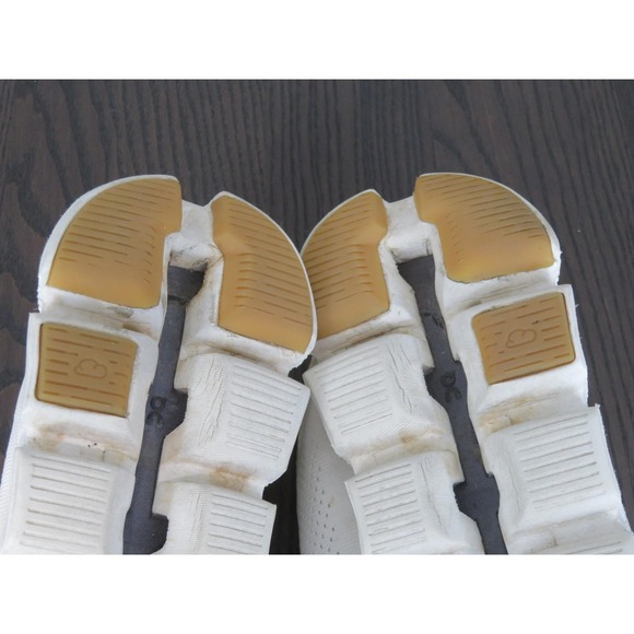 Athletic_Shoes